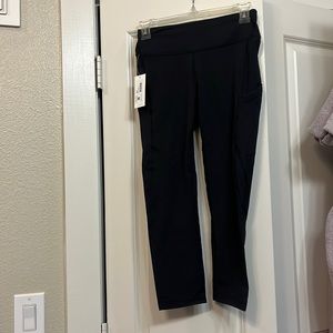 Outdoor voices zoom crop legging size S